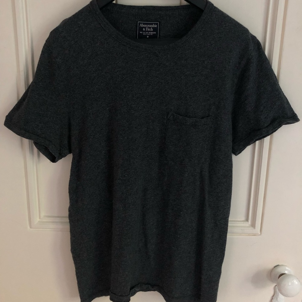 Abercrombie & Fitch Gray Short Sleeve Tee